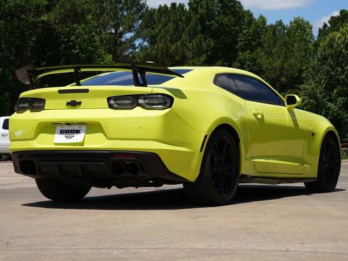 Used 2021 Chevrolet Camaro SS RWD image 3