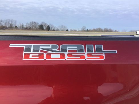 Used 2020 Chevrolet Silverado 1500 LT Trail Boss image 34
