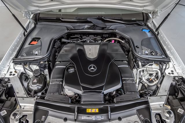 Used 2018 Mercedes-Benz E 400 4MATIC Cabriolet image 23