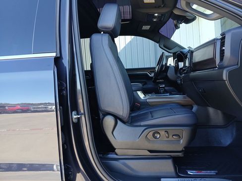 Certified 2022 Chevrolet Silverado 1500 High Country w/ Technology Package image 29