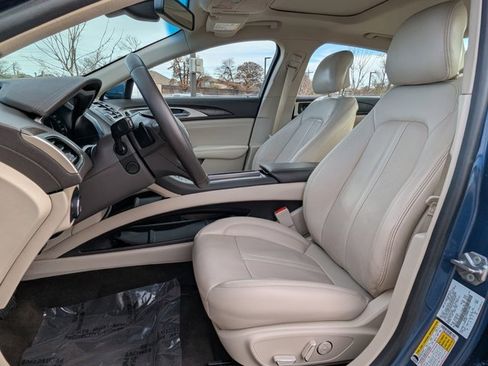 Used 2019 Lincoln MKZ Reserve image 16