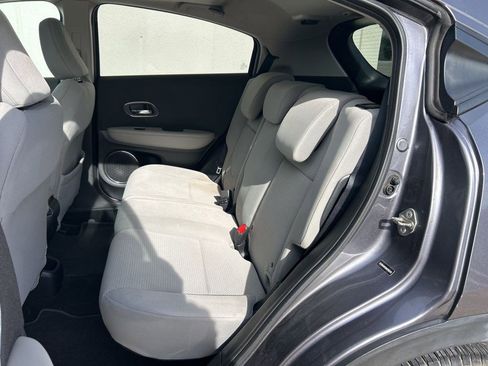 Used 2019 Honda HR-V EX image 9