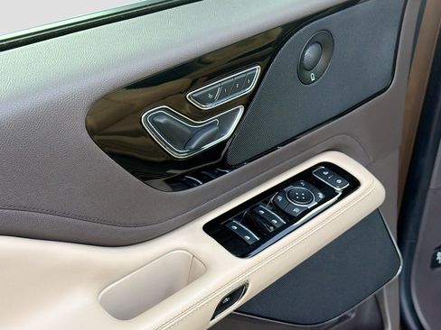 Used 2022 Lincoln Aviator Reserve w/ Elements Package Plus RWD image 18