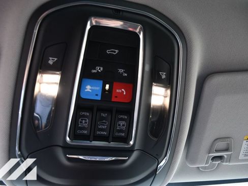 Used 2023 Jeep Grand Cherokee Limited AWD/4WD image 35