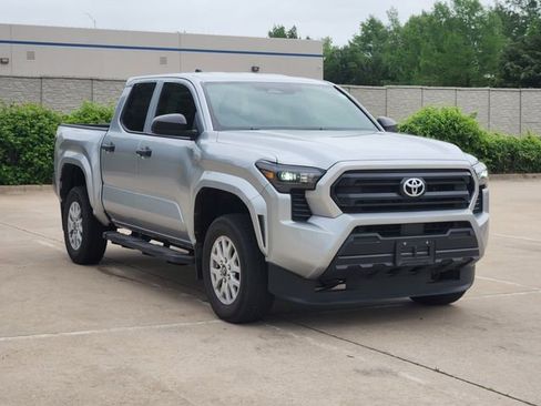 Used 2024 Toyota Tacoma SR RWD image 3