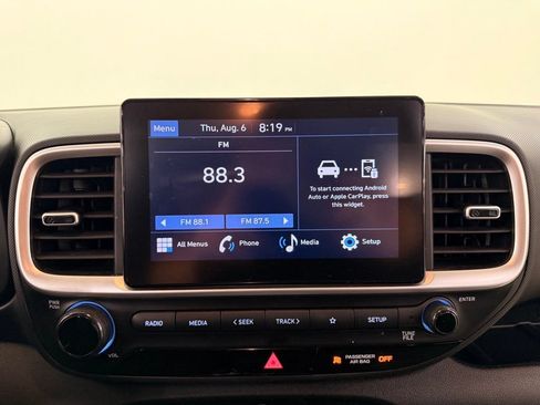 Used 2023 Hyundai Venue SE FWD image 22