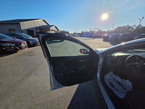 Used 2022 Chevrolet Malibu LT image 6