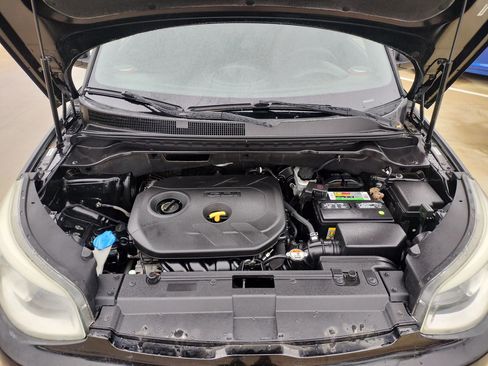 Used 2015 Kia Soul + image 11