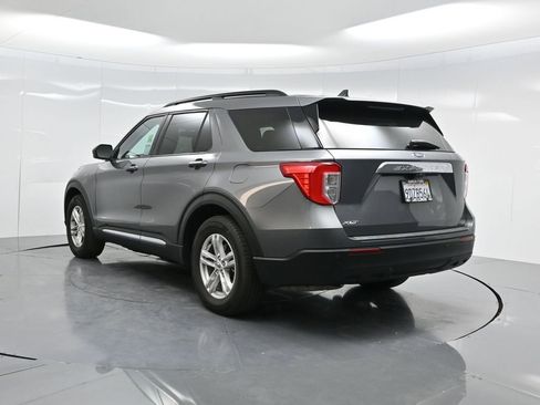 Used 2022 Ford Explorer XLT image 6