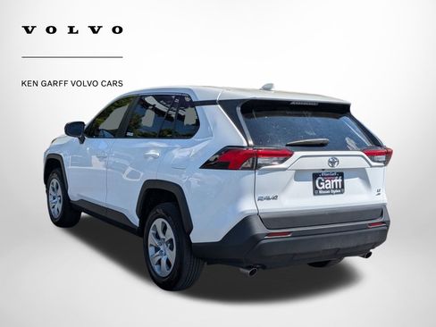 Used 2022 Toyota RAV4 LE image 5