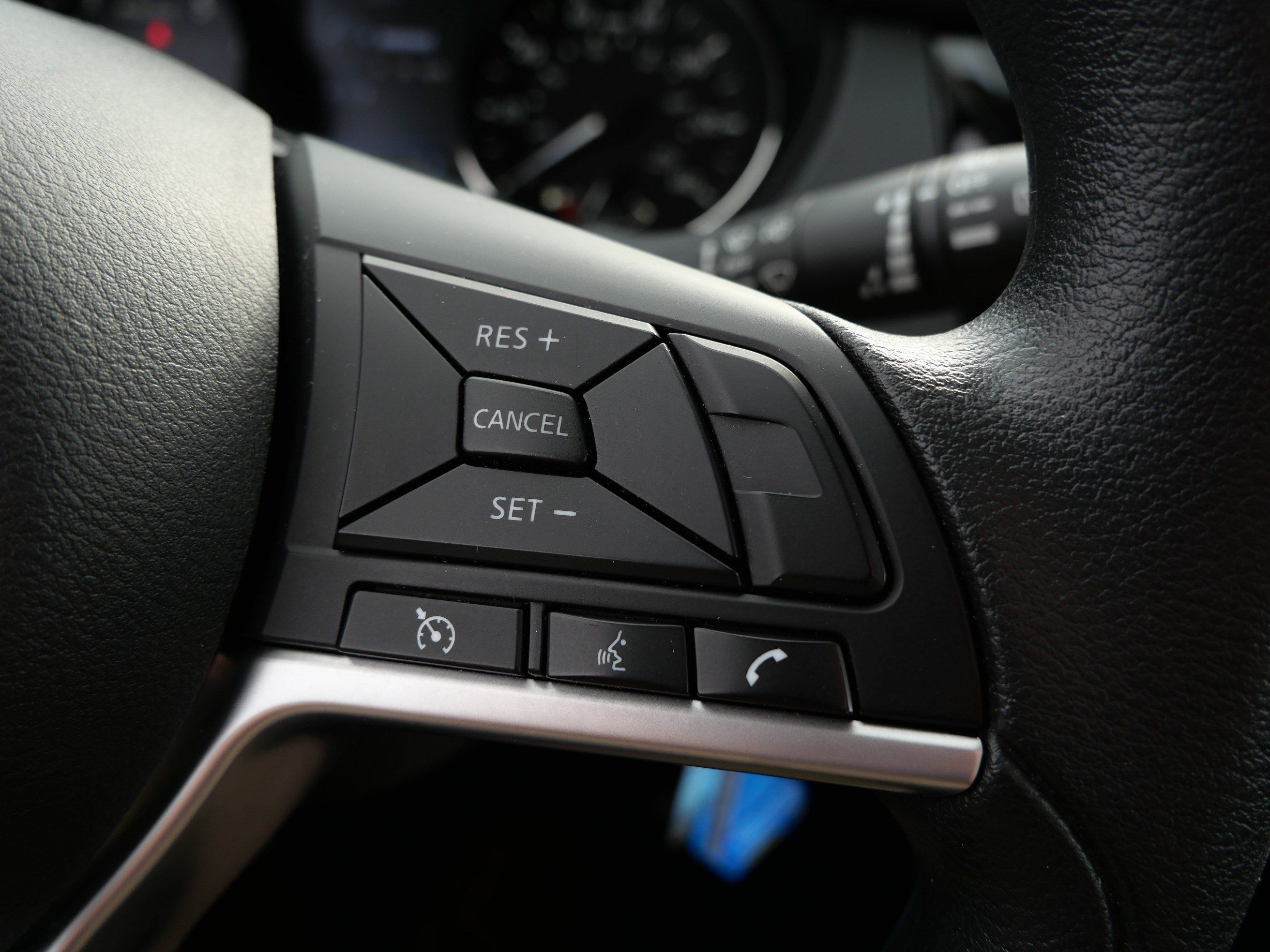 Used 2020 Nissan Rogue S AWD/4WD image 25