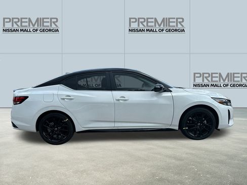 New 2025 Nissan Sentra SR w/ Midnight Edition image 4