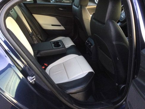 Used 2018 Jaguar XE R-Sport image 21