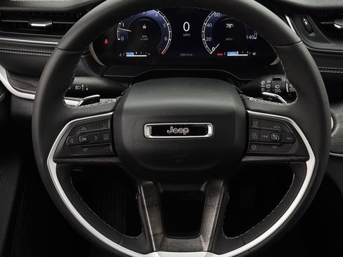 Used 2024 Jeep Grand Cherokee L Limited w/ Luxury Tech Group II image 14