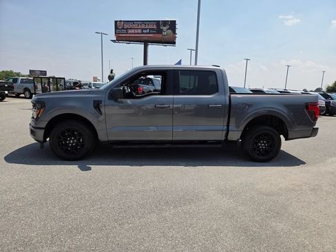 Used 2026 Ford F150 XLT w/ XLT Black Appearance Package RWD image 4