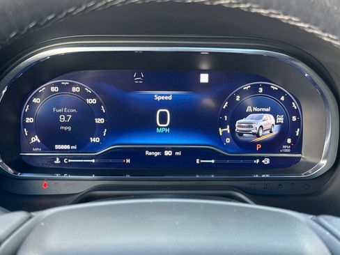 Used 2022 Chevrolet Suburban Premier AWD/4WD image 37
