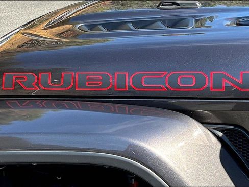 Used 2020 Jeep Gladiator Rubicon image 9