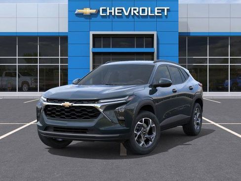 New 2025 Chevrolet Trax LT w/ LT Convenience Package image 6