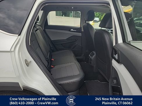 Certified 2023 Volkswagen Taos SE w/ Panoramic Sunroof Package AWD/4WD image 15