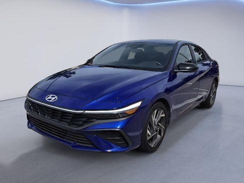 Used 2025 Hyundai Elantra Sport FWD image 1