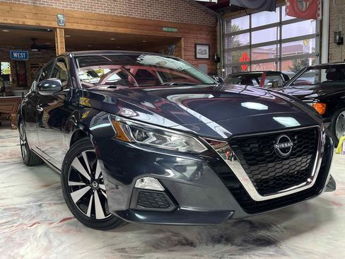 Used 2022 Nissan Altima 2.5 SV FWD image 4
