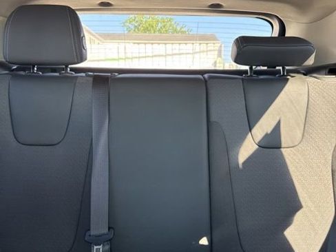Certified 2024 Buick Encore GX Preferred FWD image 20