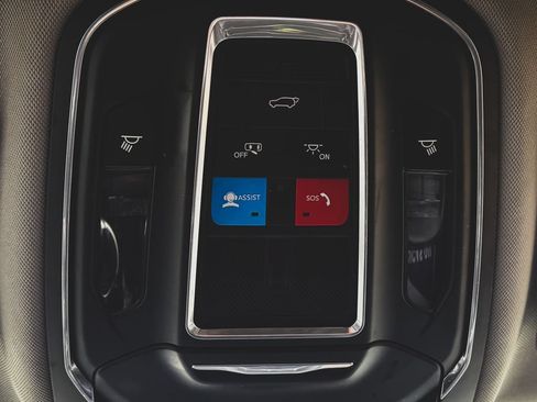 Used 2021 Jeep Grand Cherokee L Limited AWD/4WD image 15