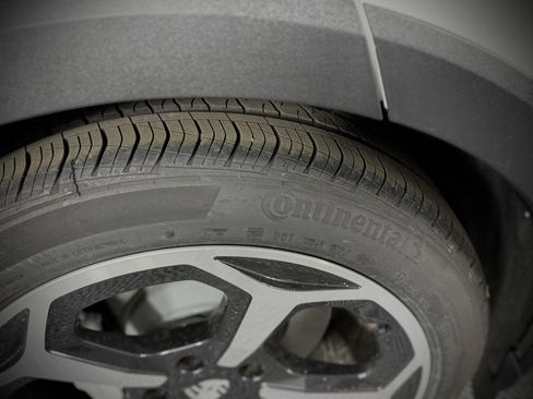 New 2025 Porsche Taycan 4S image 19