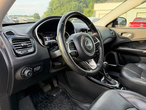 Used 2018 Jeep Compass Limited w/ Navigation Group FWD image 17