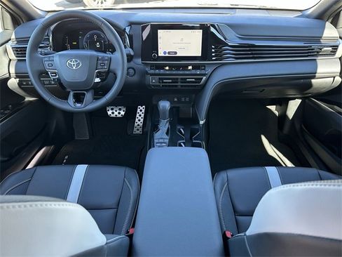 Certified 2025 Toyota Camry SE w/ Convenience Package image 10