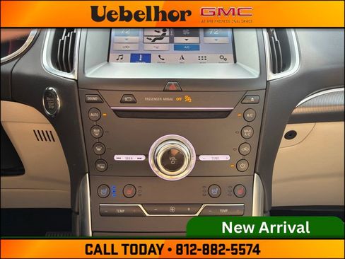 Used 2019 Ford Edge Titanium w/ Equipment Group 301A FWD image 24