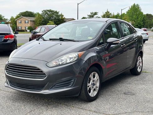 Used 2015 Ford Fiesta SE image 8