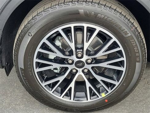 New 2025 Ford Escape SE image 24