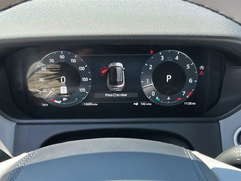 Certified 2025 Land Rover Range Rover Velar Dynamic SE AWD/4WD image 14