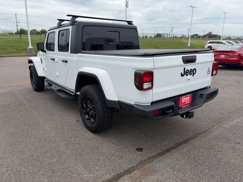 Used 2022 Jeep Gladiator Sport AWD/4WD image 3