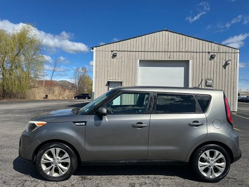 Used 2015 Kia Soul + image 7