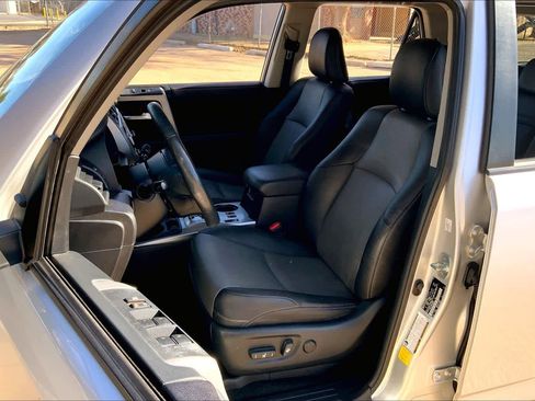 Used 2023 Toyota 4Runner SR5 Premium w/ Moonroof Package image 8