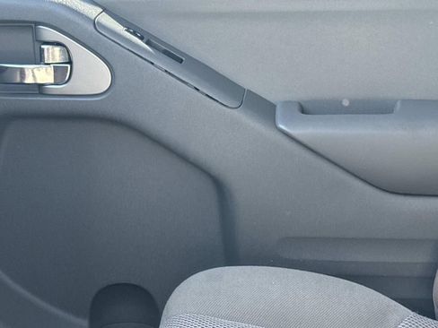 Certified 2019 Nissan Frontier SV image 19