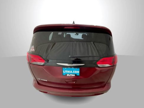 Used 2023 Chrysler Voyager LX FWD image 7