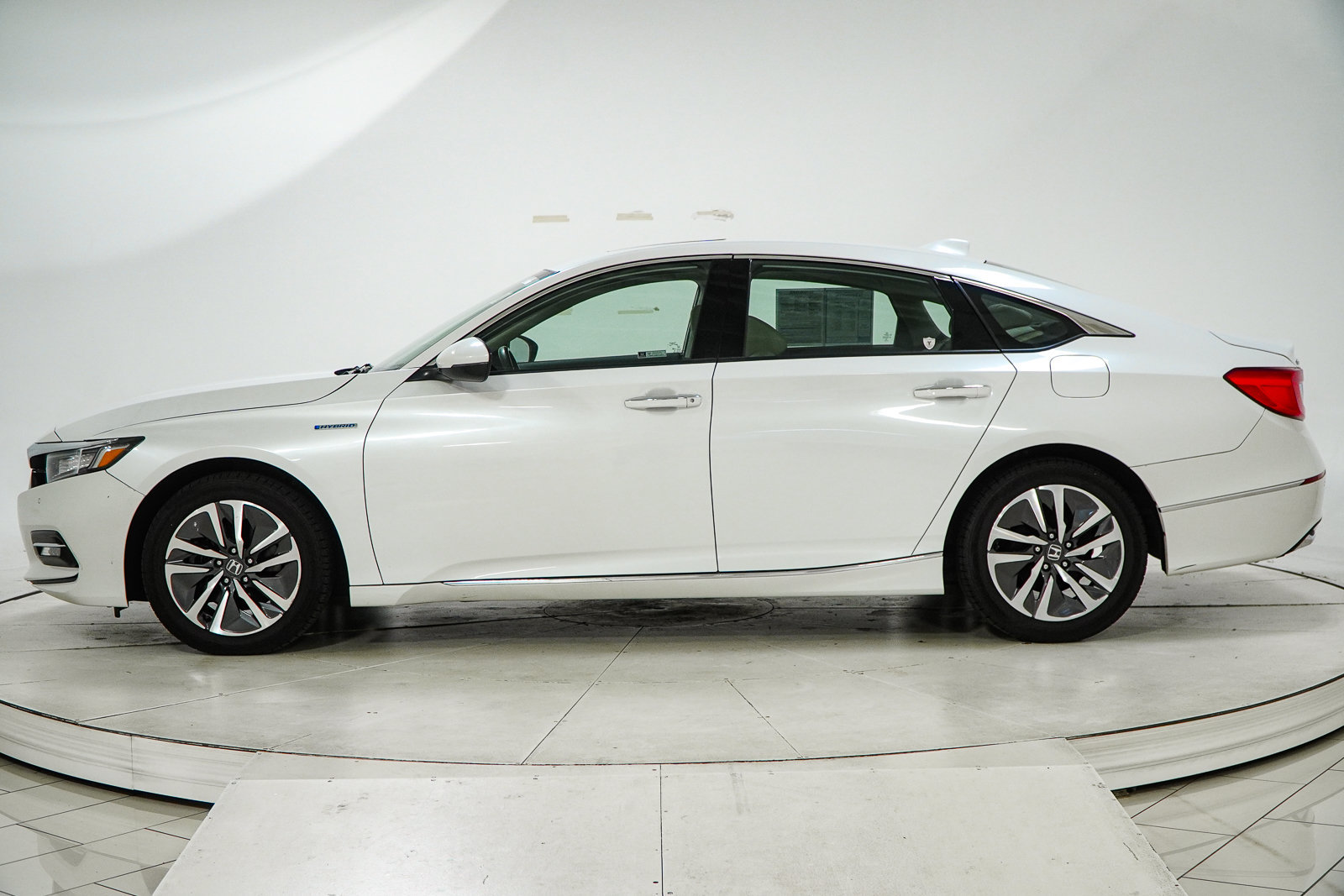 Used 2019 Honda Accord Touring image 5