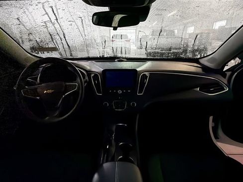 Used 2021 Chevrolet Malibu LT FWD image 10