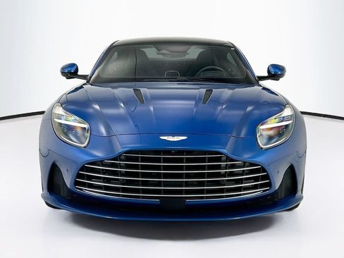 Used 2025 Aston Martin DB12 Coupe RWD image 2