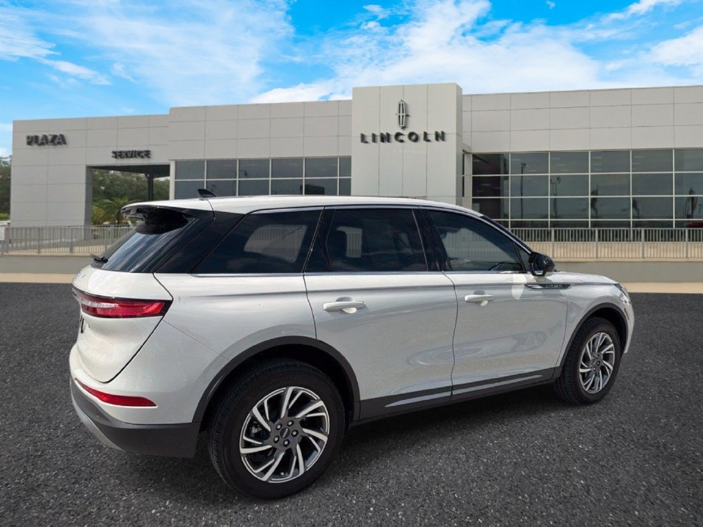 Used 2024 Lincoln Corsair FWD image 3