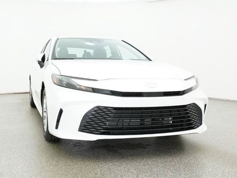 Used 2026 Toyota Camry LE FWD image 33