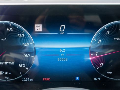 Used 2024 Mercedes-Benz GLC 43 AMG 4MATIC image 36