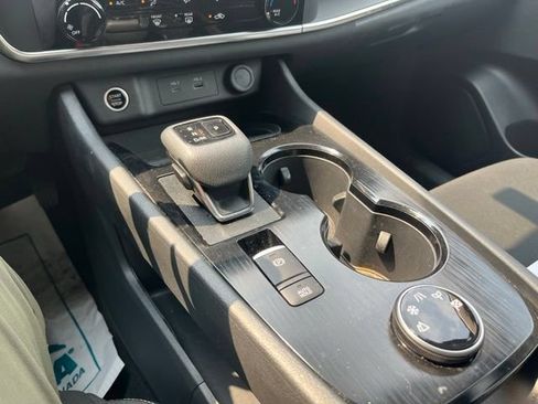 Used 2023 Nissan Rogue S AWD/4WD image 15