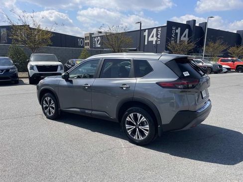 Used 2023 Nissan Rogue SV w/ SV Premium B Package FWD image 5