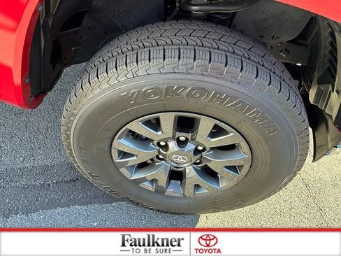 Certified 2023 Toyota Tacoma SR5 AWD/4WD image 22