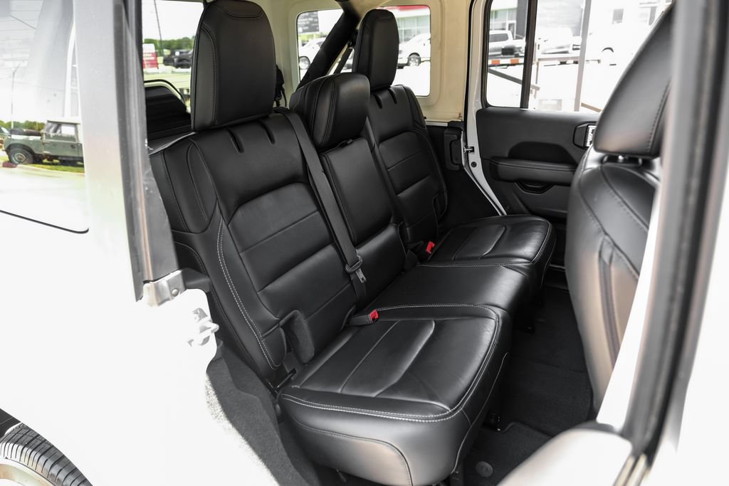 Used 2022 Jeep Wrangler Unlimited Sahara w/ Cold Weather Group AWD/4WD image 47