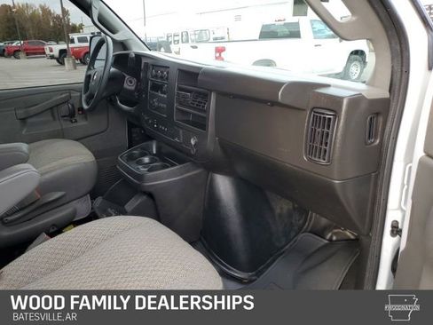 Used 2024 Chevrolet Express 3500 LT w/ LT Preferred Equipment Group image 29